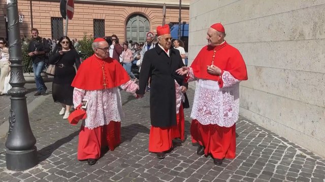 Popiežių Pranciškų pažinoję kardinolai dalijasi prisiminimais: žavėjo trys savybės
