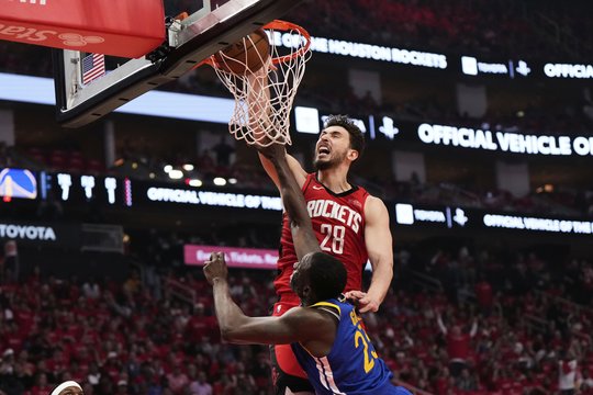 Karma: D. Greenas sulaukė smūgio alkūne, o „Warriors“ krito Hiustone