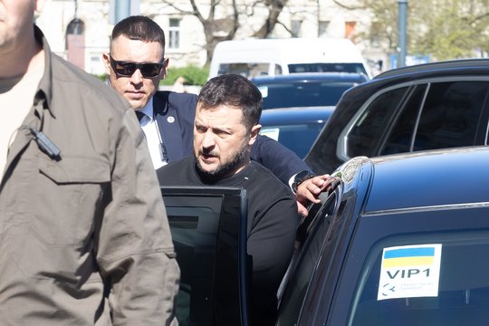 Dėl atakos Kyjive – pasikeitę V. Zelenskio planai: trumpina vizitą PAR