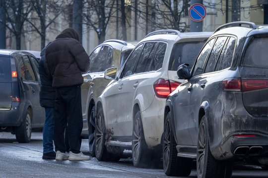 Pildydami eismo įvykio deklaraciją vairuotojai padaro esminių klaidų: štai į ką būtina atkreipti dėmesį
