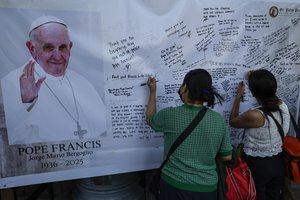 Popiežiaus Pranciškaus gydytojas teigia, kad pontifikas nenorėjo būti intubuojamas