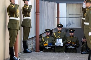 „Jis spėjo įgyvendinti tai, apie ką svajojo“: biržiečiai išlydėjo savo didvyrį, prisiminimais pasidalijo Tomo mokytojos