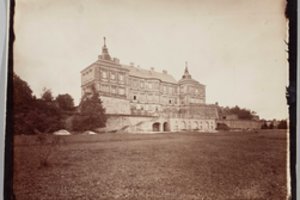 Iš įspūdingos Ukrainos rezidencijos – Pidhircių rūmų – atvežta šimtmečius aristokratų kaupta meno kūrinių kolekcija