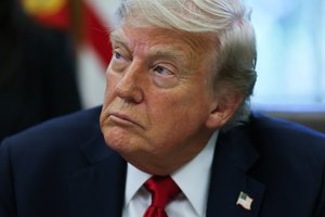 Nutraukė tylą: D. Trumpas sureagavo į masinį Rusijos smūgį Kyjivui