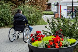 Šioje šalyje nėra vietos asmenims su negalia? Daugiau nei pusė gydymo įstaigų neatitinka minimalių reikalavimų