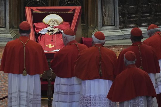 Visiškai slaptas popiežiaus rinkimų procesas: kas yra konklava?