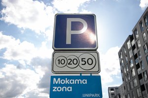 Automobilį mokamoje zonoje pastatęs vairuotojas negalėjo suprasti, kodėl sulaukė baudos: „Ar čia normalu?“