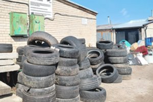 Krūvą padangų išmetusiam panevėžiečiui – rimti nemalonumai