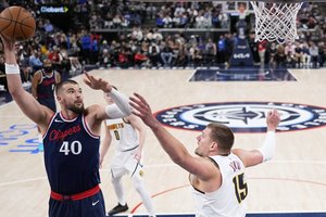 „Clippers“ namuose nušlavė N. Jokičiaus vedamus „Nuggets“