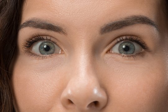 Skausmas, neryškus vaizdas ir jautrumas šviesai: ką akys išduoda apie sveikatą?
