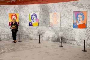 Rotušė Nyderlanduose netyčia išmetė A. Warholo kūrinį