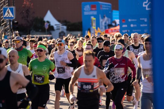 Raskite ir save: sekmadienį Kauną užtvindė maratonininkai