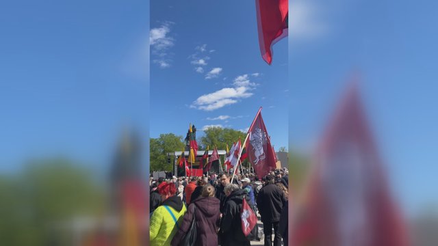 Vaizdai iš Katedros aikštės: prasidėjo protestas prieš planuojamą NT mokestį