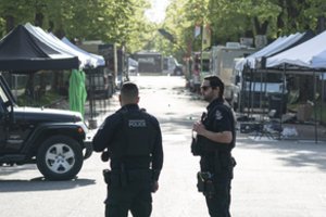 Įtariamasis dėl išpuolio Kanadoje turėjo psichikos sveikatos problemų, skaičiuojama 11 žuvusiųjų