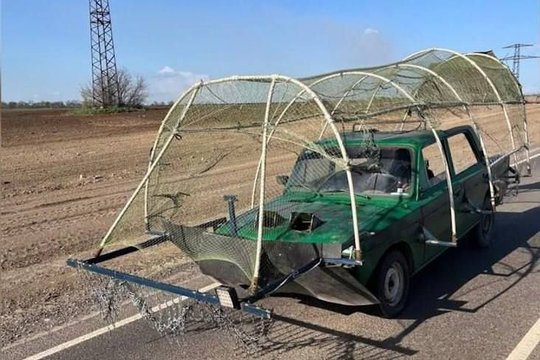 Rusai imasi jau net ir to: į mūšį vyksta „Žigulio“ ir šiltnamio hibridu