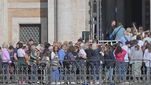 Popiežiaus Pranciškaus amžinojo poilsio vieta atveria duris tikintiesiems