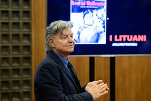 Režisierius Hugo De Ana: „Klasikinio ir modernaus operos pastatymo sąvokos man neegzistuoja“