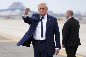 Kerštas, nekompetencija ir žala valstybei: įvertino pirmąsias D. Trumpo 100 dienų Baltuosiuose rūmuose