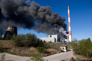 Po gaisro Vilniaus regiono atliekų rūšiavimo gamykloje skelbiama ekstremali situacija