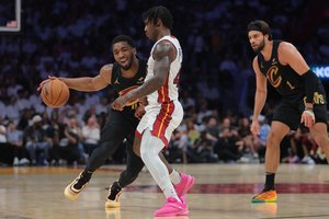 Įspūdingai „Heat“ sumindžiusi ir rekordą pasiekusi „Cavaliers“ tiesiausiai žengė į NBA konferencijos pusfinalį