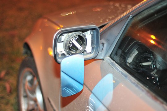 Vilniaus vagys nuo stovinčių automobilių nurinkinėjo šoninių veidrodėlių stikliukus