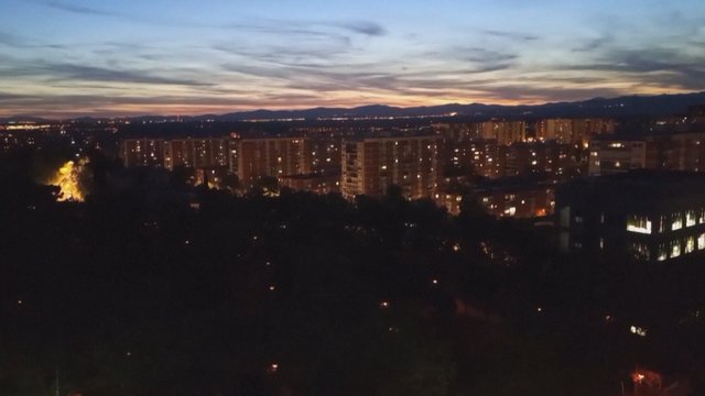 Užfiksavo, kaip gyventojai Madride reagavo atsiradus elektrai: aidėjo šūksniai ir plojimai