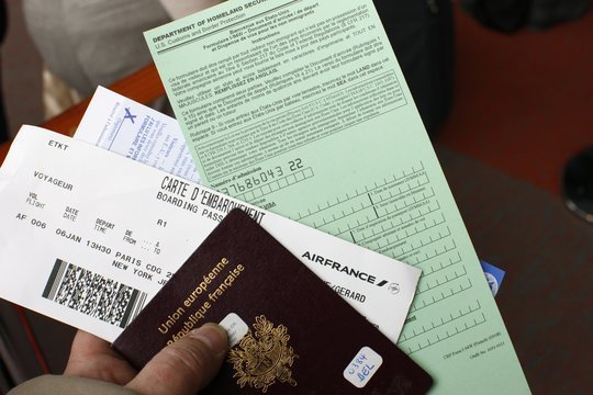 JAV migracijos politika gali paliesti ir lietuvius: siūlo apmokestinti „žaliąją kortą“