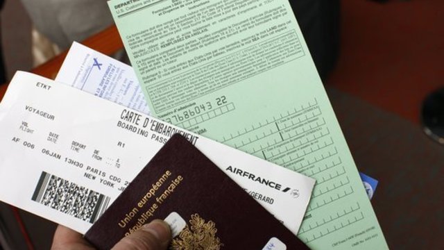 JAV migracijos politika gali paliesti ir lietuvius: siūlo apmokestinti „žaliąją kortą“ 