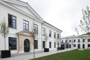 Šv. Jokūbo kvartale jau nuvalytos statybininkų paliktos dulkės – štai kaip jame atrodys mokykla 