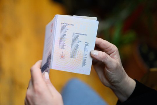 Seimo Žmogaus teisių komitetas svarstys įstatymo pataisas dėl galimybės rašyti moterų pavardes su galūne -a