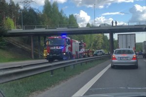 Vakarinio piko metu – specialiųjų tarnybų sujudimas A5 kelyje
