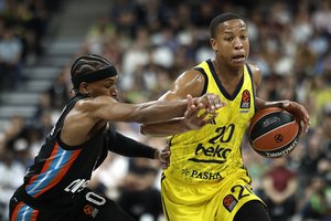 Šaras keliauja į finalo ketvertą Abu Dabyje – „Fenerbahce“ pratęsime palaužė Eurolygos išsišokėlius