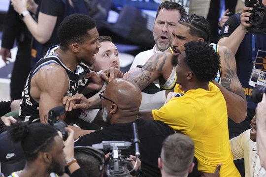 Muštynės po „pacers“ ir „Bucks“ mačo.