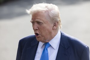 Nusmukus JAV ekonomikai – D. Trumpo kaltinimai J. Bidenui