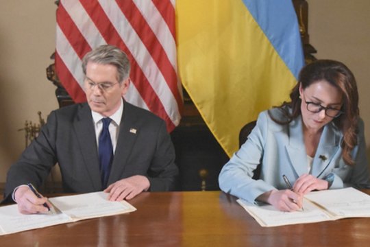 JAV ir Ukraina pasirašė susitarimą dėl naudingųjų iškasenų: tai rodo aiškų ženklą Rusijai