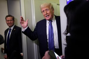 D. Trumpas patvirtino M. Waltzo pasitraukimą: jis gaus naujas pareigas