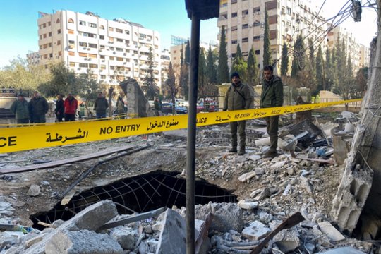 Izraelis smogė taikiniams netoli prezidento rūmų Damaske