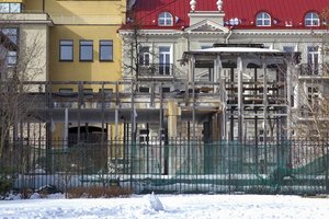 Pastatus saugo nuo įvairių grėsmių: kai vandalų nesustabdo tvoros, imasi kitų veiksmų