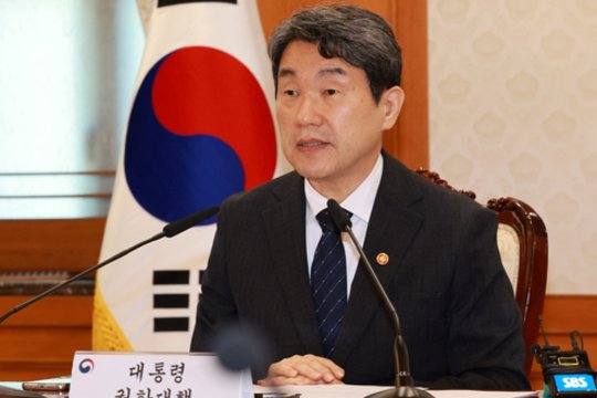 Laikinuoju Pietų Korėjos prezidentu tapo vicepremjeras Lee Ju Ho