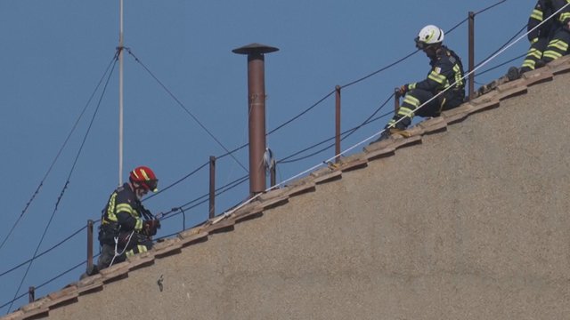 Prasideda pasiruošimas naujo popiežiaus rinkimams: ant Siksto koplyčios iškilo kaminas