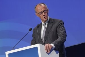 Lenkija įspėja F. Merzą dėl sienų kontrolės griežtinimo