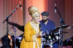 „Kaunas Jazz“ pažėrė staigmenų: LVSO – užburiantis JAV džiazo vokalistė Jazzmeia Horn koncertas