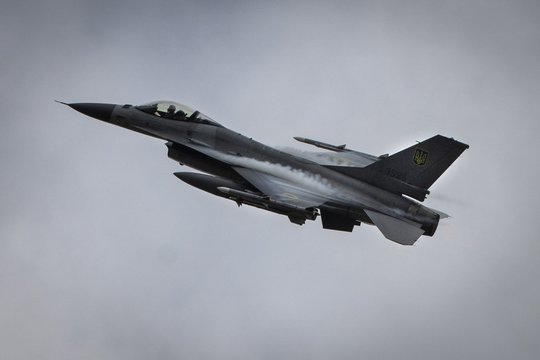 Iš JAV – gera žinia Ukrainai dėl naikintuvų F-16: sudarė šimtamilijoninį sandorį