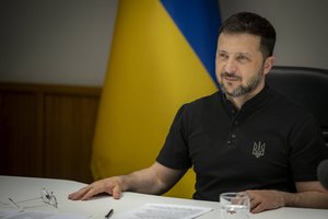 V. Zelenskis apie galimą JAV pasitraukimą iš derybų: yra signalų, kad po paliaubų liksime vienas prieš vieną su rusais