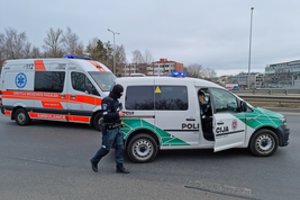 Gaudynės Jonavoje: bėglio BMW sustojo tik įsirėžęs į du automobilius miesto centre 