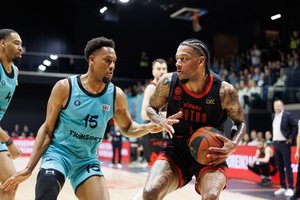 Nauja arena – vaizdas tas pats: tribūnose dominavęs „Rytas“ trečią kartą patiesė „Wolves“