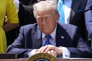 D. Trumpas paskelbė apie naujausią savo taikinį – reikalauja 100 proc. muitų