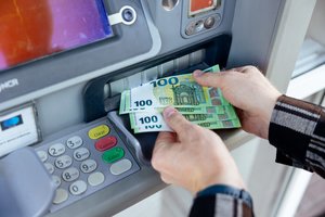 Jei naudojatės šiuo banku, turite apie tai žinoti: nuo pirmadienio skelbia svarbų pokytį