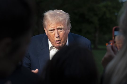 Prieš D. Trumpą jau formuojasi pasaulinė koalicija: fiksuoja, kas vyksta kitose šalyse