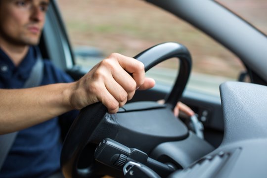 Paveldima liga išsiduoda vairuojant – simptomai išryškėja 30–50 metų žmonėms